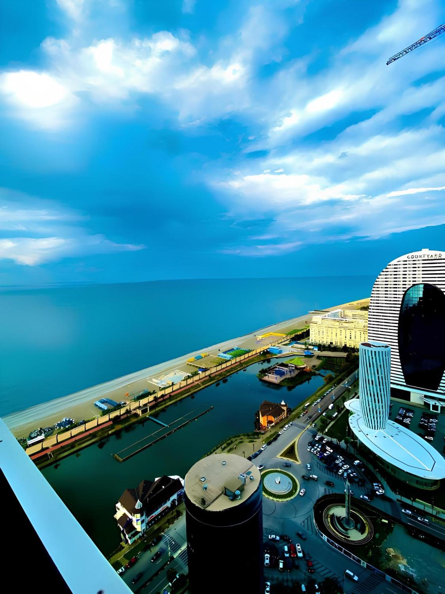 Beachfront Panoramic דירה באטומי